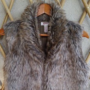 Arizona Jean Co. Faux Fur/Knitted Vest